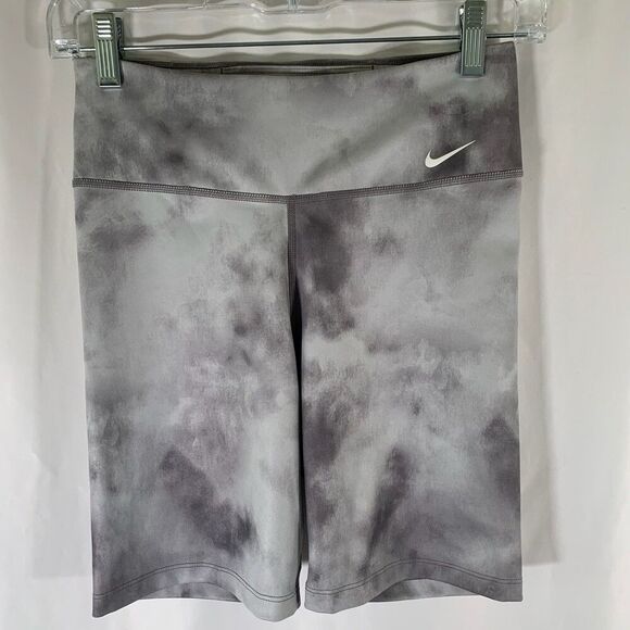 Nike Compression Shorts Women's Small Grey Pull On Stretchy Rear Pocket 7 Inseam - Picture 1 of 6